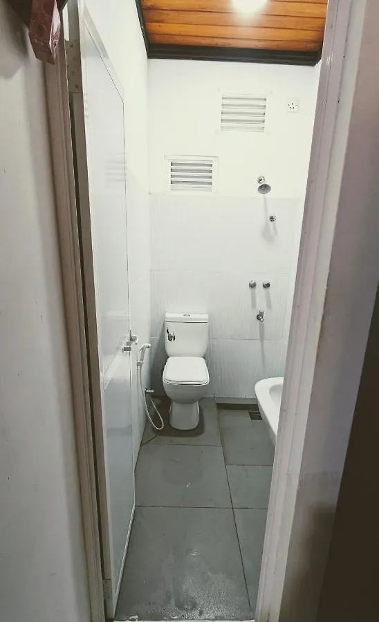 Oda ve Kahvaltı Jennifer'S Villa Negombo